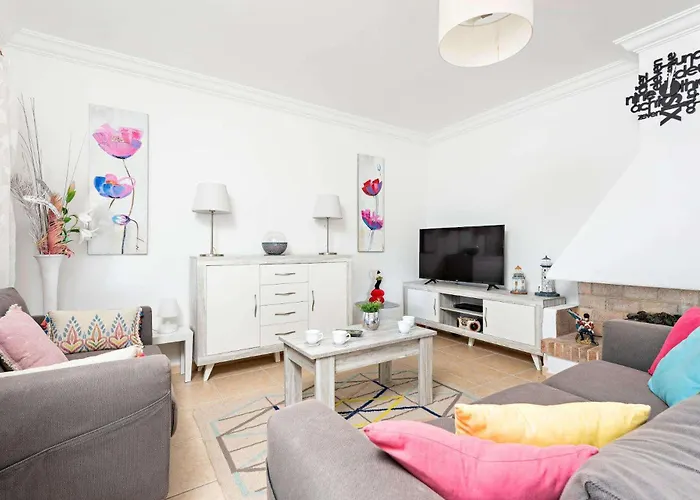 Ebea By Vintage Travel Villa