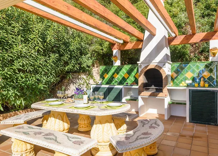 Ebea By Vintage Travel Villa *